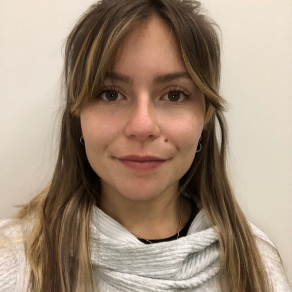 Meet your Posher, Cali - Picture 1 of 1